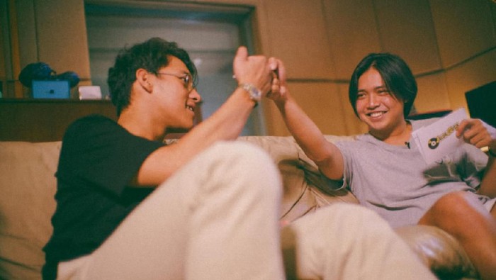Salah satu edisi Jalur Musik menampilkan Ardhito Pramono dan Abyan dari The Panturas.