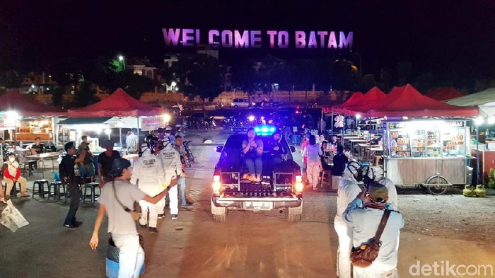 Jajaran Poda Kepri razia tempat keramaian di Batam.