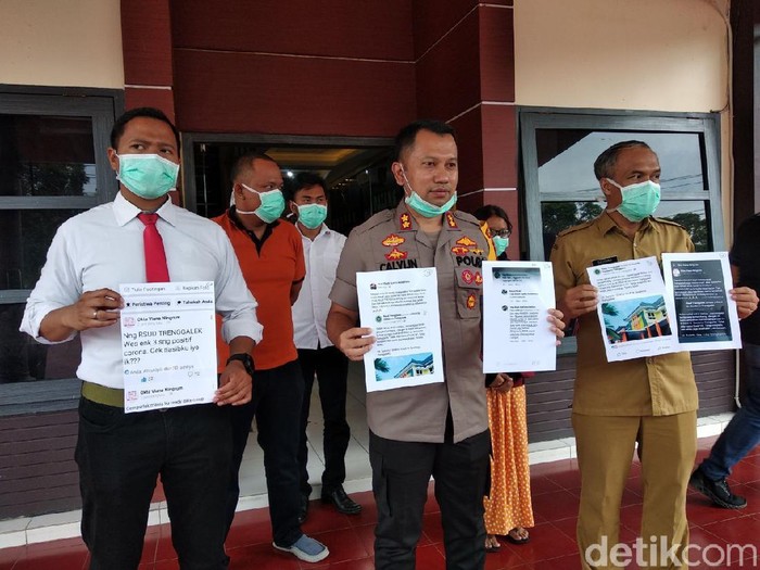Polisi memanggil dua pengunggah hoaks soal pasien positif virus corona di RSUD dr Soedomo. Mereka meminta maaf telah meresahkan masyarakat.