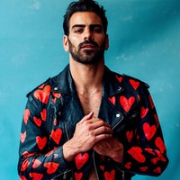 Sikap Nyle DiMarco yang tak egois dan lebih mempedulikan orang lain pun mendapat pujian dari netizen. Dia juga mengingatkan agar warga S tetap di rumah hingga pandemi COVID-19 berakhir. Foto: Instagram/@nyledimarco