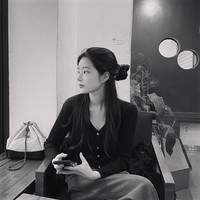 Ketika beberapa hari lalu dirumourkan menemani Seungri wajib militer, agensi Yoo Hye Won pun memberikan jawaban yang mengambang. Karena ini adalah kehidupan pribadi dari seorang aktris, ini sulit untuk dikonfirmasi, kata agensi SBD Entertainment di mana Yoo Hye Woon bernaung.Foto: Instagram @yu__hyewon