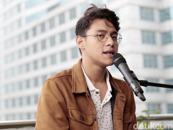 Ardhito Pramono saat berkunjung ke kantor detikcom.