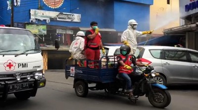 Dinkes Sukabumi juga Semprotkan Disinfektan di Jalanan