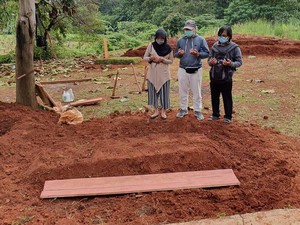Pesan Wanita yang Ortunya Positif Virus Corona dan Dikuburkan Tanpa Pelayat