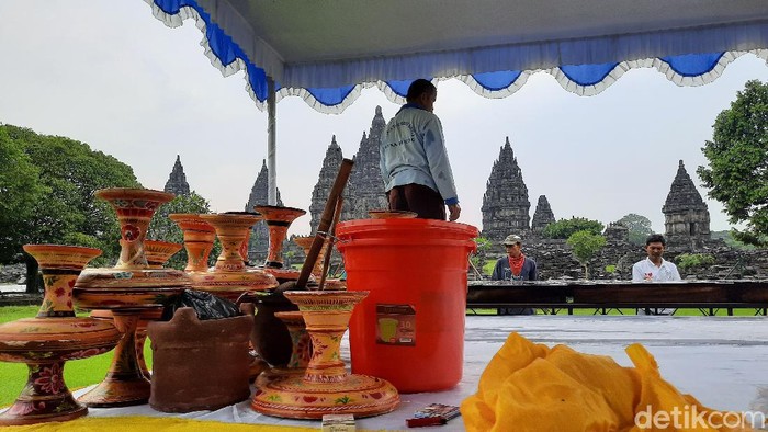 Persiapan Tawur Agung Kesanga di Prambanan, Senin (23/3/2020).