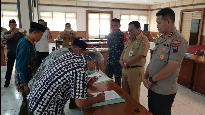 Tiga ormas Islam di Pekalongan sepakat untuk meniadakan kegiatan keagamaan di tengah pandemi Corona, Senin (23/3/2020).