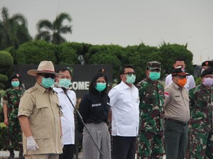 Video Prabowo Pimpin Penyerahan Alkes dari China ke Tim Kesehatan