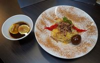Unik! Restoran Ini Sajikan Ramen Pakai Kuah Cola