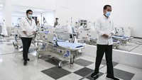 Rusun peninggalan Asian Games 2018 ini disulap jadi RS untuk penanganan corona sebagai tindaklanjut perintah Jokowi. Hal itu berdasarkan permintaan Badan Nasional Penanggulangan Bencana (BNPB). Antara Foto/Hafidz Mubarak A.  