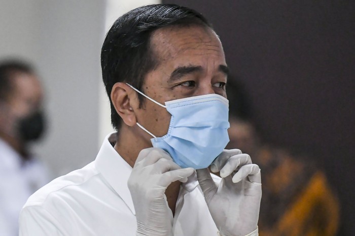 Jokowi Tinjau Kesiapan RS Darurat Corona di Wisma Atlet Presiden Jokowi mengunjungi Wisma Atlet yang sudah dipersiapkan sebagai rumah sakit (RS) darurat corona, Senin (23/3). Sore ini Wisma Atlet siap menerima pasien.