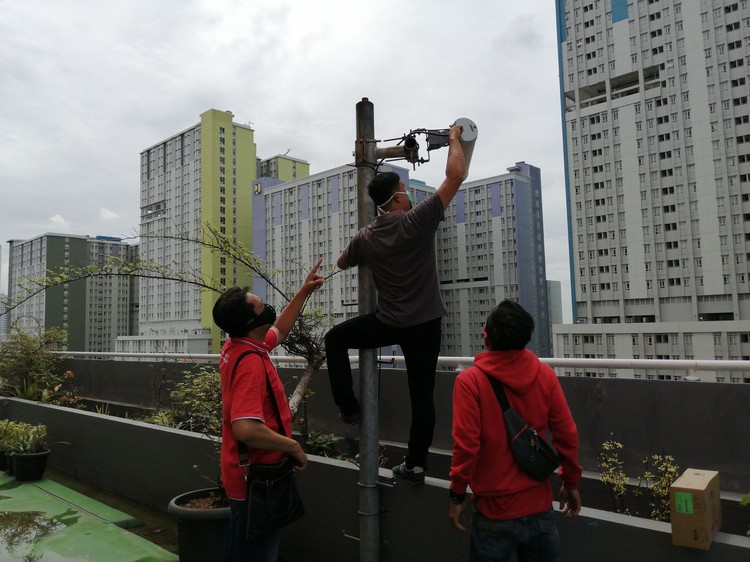 Telkomsel memperkuat kapasitas dan kualitas jaringan broabdband di tiga lokasi Rumah Sakit Darurat Khusus penanganan pasien Corona.