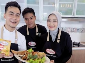 Seru! Istri Ridwan Kamil Masak Ikan bareng Chef Steby & Boy William