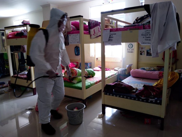 Puluhan Ponpes di Jember Disemprot Disinfektan