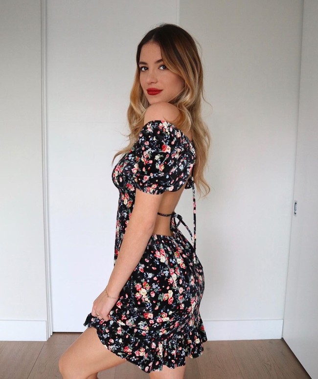 Sarah memang kerap berbagi postingan gaya seksi dirinya dalam balutan bikini, dress hingga busana minim yang memperlihatkan lekuk tubuhnya. Foto: Instagram