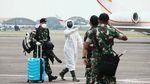 Pesawat Hercules yang Angkut Alkes Corona Mendarat di Jakarta