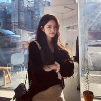 Namun beberapa waktu lalu ia diketahui kembali membuka akun Instagram meski belum mengunggah postingan apapun. Karena hal ini, ia kembali jadi perbincangan.Foto: Instagram @yu__hyewon