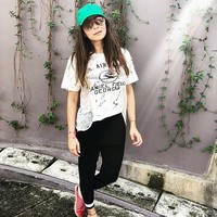 Setelah mengumumkan dirinya positif corona, Kanika Kapoor mendapat banyak dukungan dari temannya sesama artis yang mengirimkan doa untuk pemulihannya Foto: Instagram @kanika4kapoor