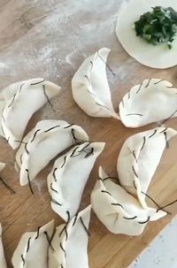 Bikin Ngakak! PRT Ini Jahit Dumpling Pakai Benang Sungguhan