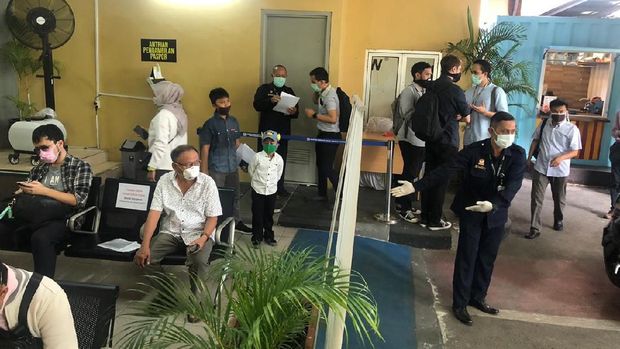 Keramaian masih mengular di lokasi