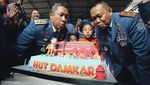 Positif COVID-19, Ini Sosok Yana Mulyana Saat Kulineran