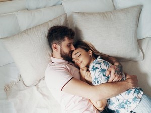 5 Cara Agar Suami Tak Buru-buru Lewati Sesi Pemanasan Sebelum Bercinta