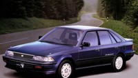 Generasi delapan (1987-1992) menjadi perayaan Toyota atas 10 juta produksi mobil Corona. Mereka merilis produk dalam jumlah terbatas yang disebut Corona Super Roomy. Cuma tersedia 500 unit, corona ini memiliki tambahan panjang wheelbase 210 mm. (Gulfnews)