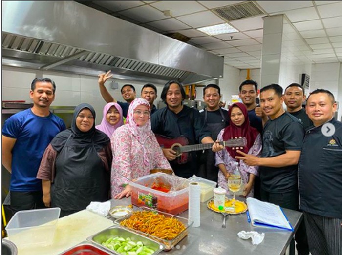 Raja Permaisuri Agong masak