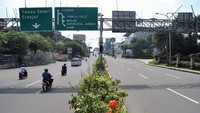 Ada terlihat adanya kepadatan kendaraan yang mengarah ke Taman Safari maupun Cisarua.