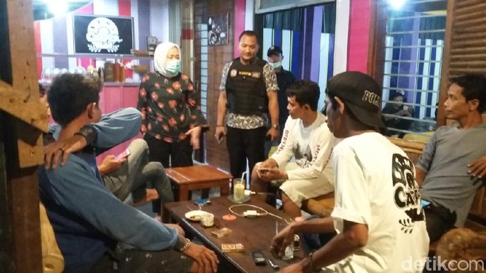 Bupati Anna