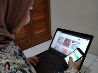 Bakti Anak Tak Terpisah oleh Jarak