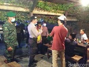 Warga Pacitan yang Begadang Rame-rame di Kafe Dibubarkan