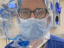 Foto Memilukan Tenaga Medis Sang Pejuang Terdepan Lawan Corona