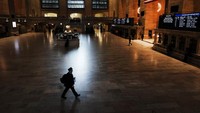 Grand Central Terminal  juga mengalami penurunan jumlah pengguna yang luar biasa besar (Getty Images/Spencer Platt)