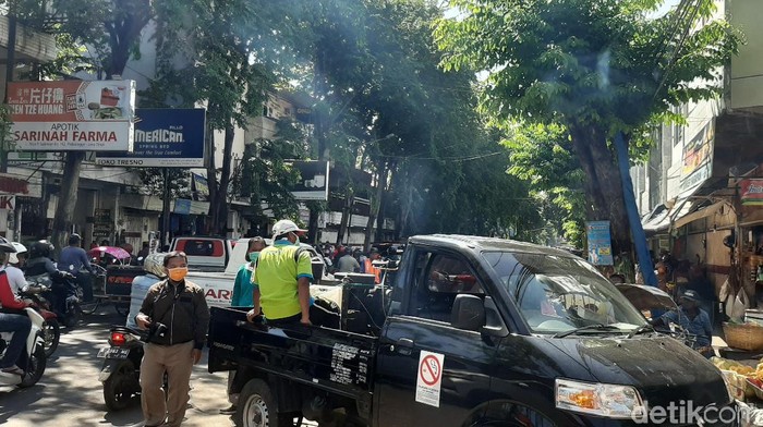 3 pasar di probolinggo disemprot disinfektan