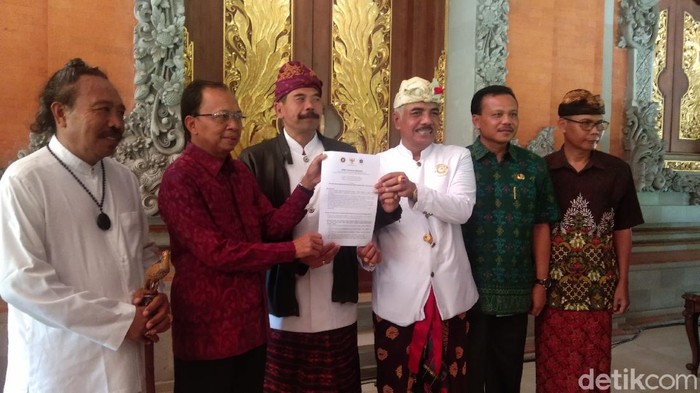 Gubernur Bali I Wayan Koster