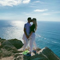 Luka tampaknya sudah tidak tahan untuk menemui Sofia demi bisa merayakan ulang tahun sang kekasih bersama-sama. Aksi Luka tersebut adalah sebuah pelanggaran dan dia bisa menghadapi hukuman penjara.  Foto: Instagram