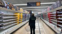 Perawat Ini Nangis Karena Tak Kebagian Bahan Makanan Akibat 'Panic Buying'