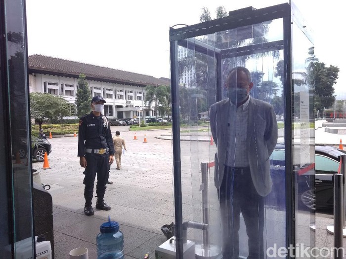 Bilik disinfektan di Gedung Sate
