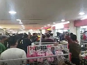 Video: Mal di Bekasi Sepi Imbas Corona, Penyewa Kios Ricuh!