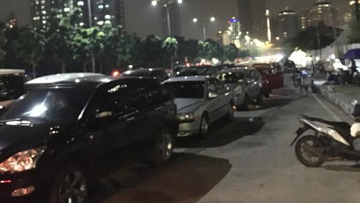 Suasana RS darurat di Gedung Wisma Atlet Senin (23/3/2020) malam.