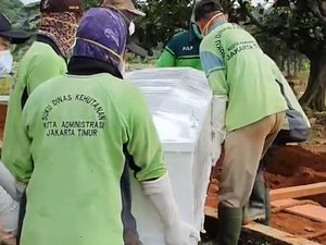 Pilu Pemakaman Jenazah Korban Virus Corona