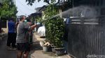 Cegah Covid-19, Warga BJV 2 Semprotkan Disinfektan