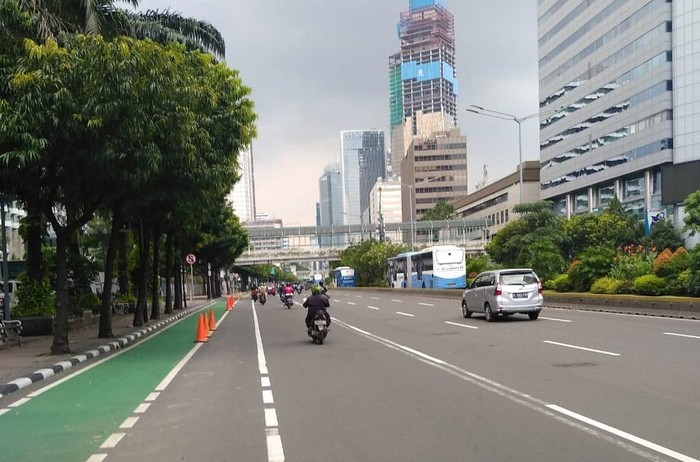 Imbas Corona, Jakarta Lenggang Suasana beberapa sudut Kota Jakarta lenggang imbas dari virus COVID 19, Jakarta, Selasa (24/3/2020).