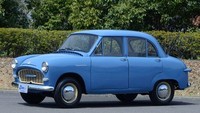 Diambil dari bahasa latin yang artinya sama dengab crown, Toyota Corona pertama meluncur pada 1957. Ini adalah mobil pertama Toyota yang ditujukan untuk ekspor internasional dari Jepang, memiliki 33 tenaga kuda, mesin berkapasitas 1 liter, dan transmisi tiga percepatan manual. (Gulfnews)