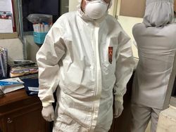 Foto Memilukan Tenaga Medis Sang Pejuang Terdepan Lawan Corona