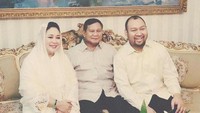 Momen kebersamaan Prabowo bersama Didit dan mantan istrinya, Titiek juga pernah ia bagikan pada Idul Fitri 2014. Prabowo membagikannya lewat Instagramnya. (Foto: instagram Prabowo)