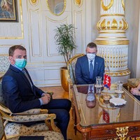 Sebelumnya saat bertemu dengan berbagai pihak, Zuzana juga sudah menerapkan penggunaan masker dan menjaga jarak dengan lawan bicaranya. Foto: Dok. Instagram