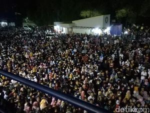 Pemkab Magetan Talangi Separuh Gaji Buruh Pabrik Pakaian Dalam yang Ditunggak