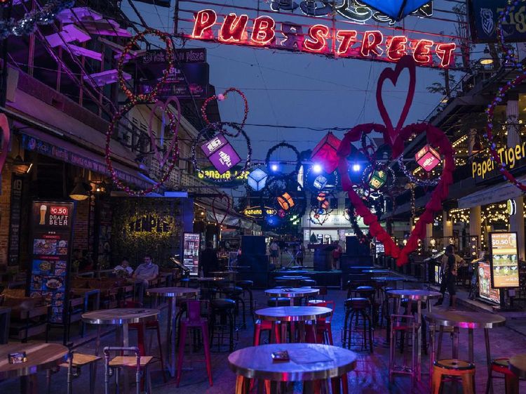 Diterpa Corona Tempat Makan di Beijing hingga Jakarta Jadi Senyap