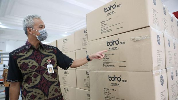 Kagetnya Ganjar Bantuan APD dari China Ternyata Made In Indonesia